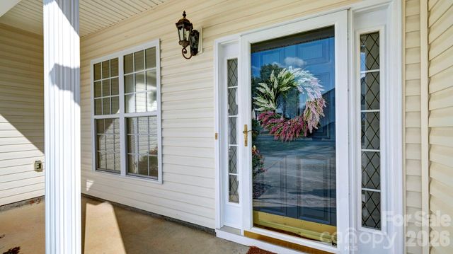 8423 Meadowcreek Village Drive, Locust, NC 28097