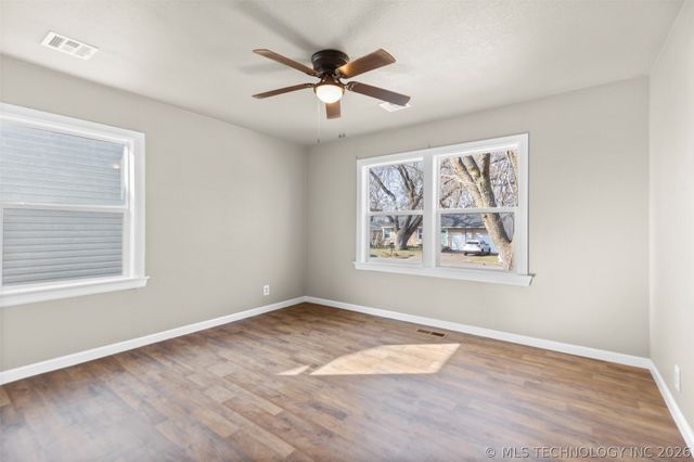 1860 S Armstrong Avenue, Bartlesville, OK 74003