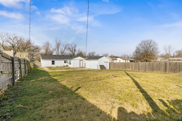 1860 S Armstrong Avenue, Bartlesville, OK 74003