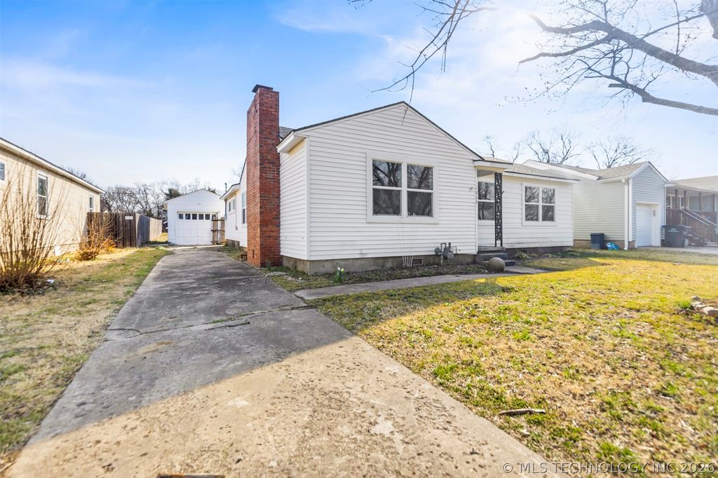 1860 S Armstrong Avenue, Bartlesville, OK 74003