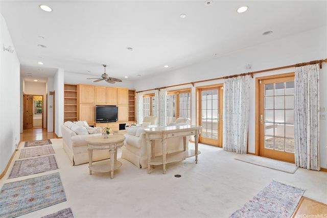399 Puuikena Drive, Honolulu, HI 96821
