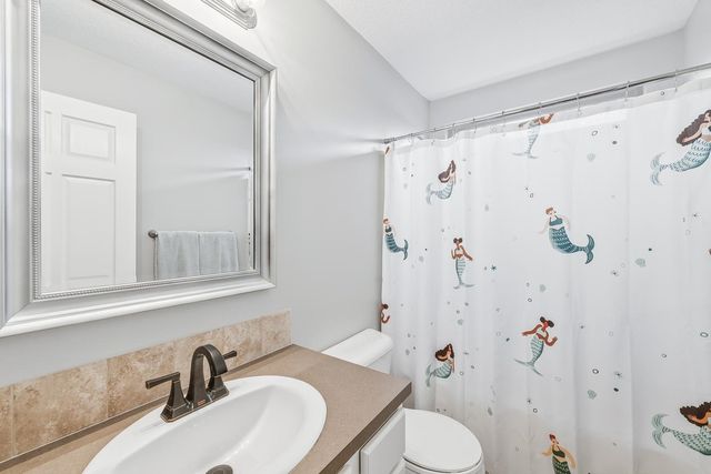 8525 W Candlewood Ct, Wichita, KS 67205