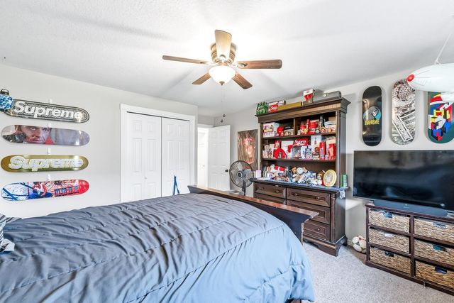 8525 W Candlewood Ct, Wichita, KS 67205