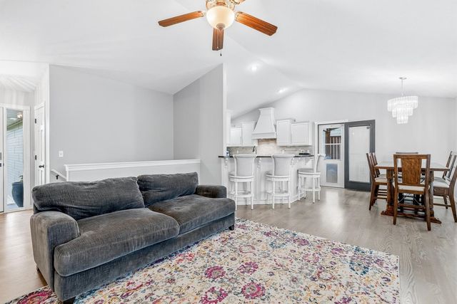 8525 W Candlewood Ct, Wichita, KS 67205