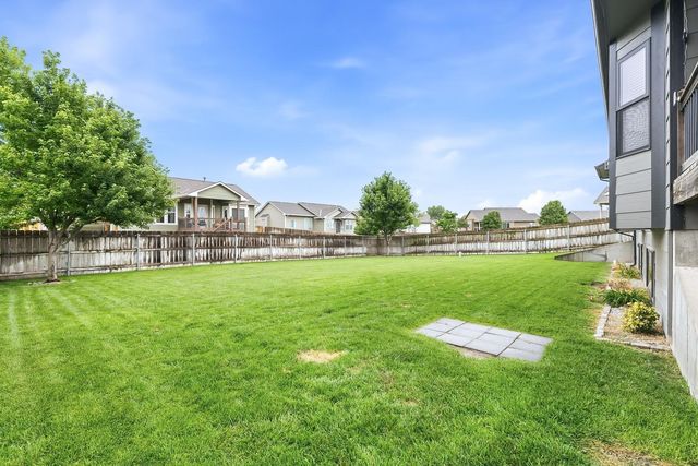 8525 W Candlewood Ct, Wichita, KS 67205