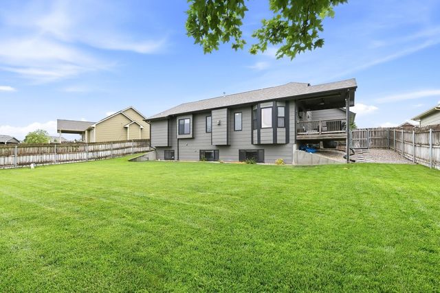 8525 W Candlewood Ct, Wichita, KS 67205