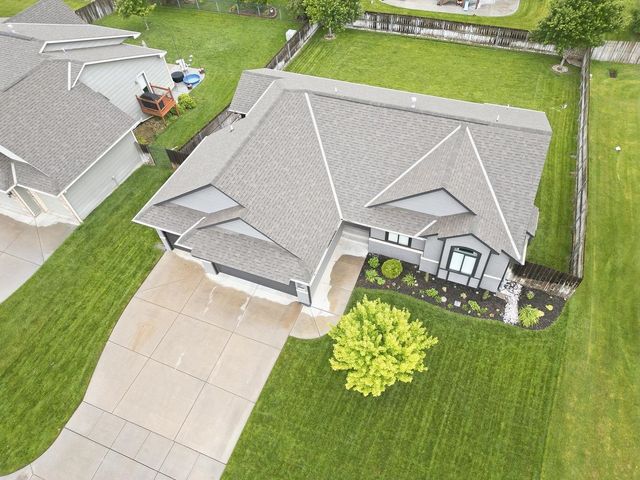 8525 W Candlewood Ct, Wichita, KS 67205