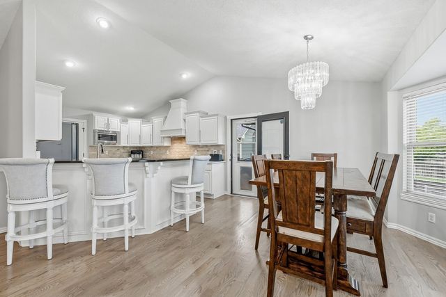 8525 W Candlewood Ct, Wichita, KS 67205