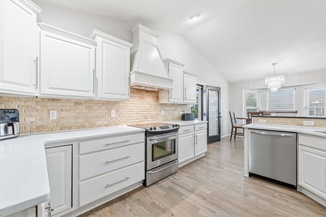 8525 W Candlewood Ct, Wichita, KS 67205