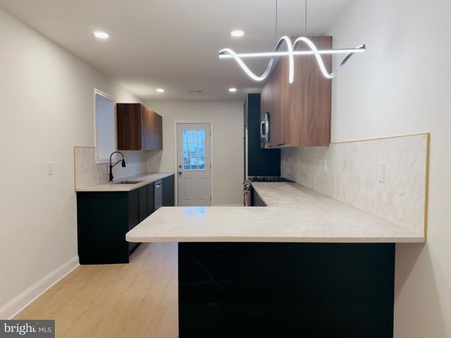 2546 S 9TH ST, Philadelphia, PA 19148