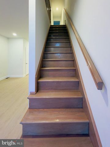2546 S 9TH ST, Philadelphia, PA 19148