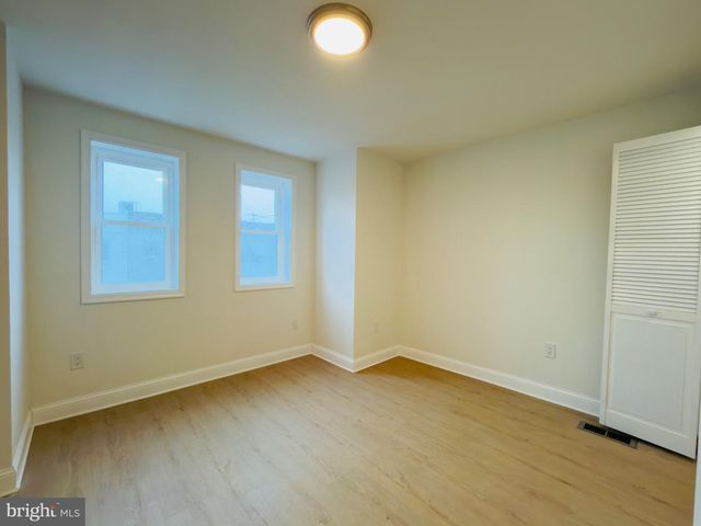 2546 S 9TH ST, Philadelphia, PA 19148