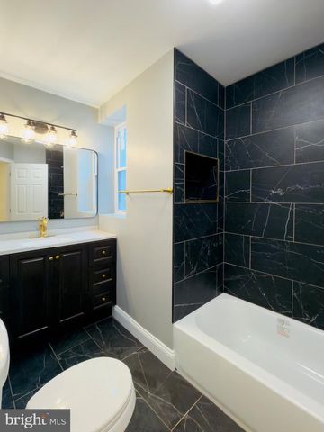 2546 S 9TH ST, Philadelphia, PA 19148