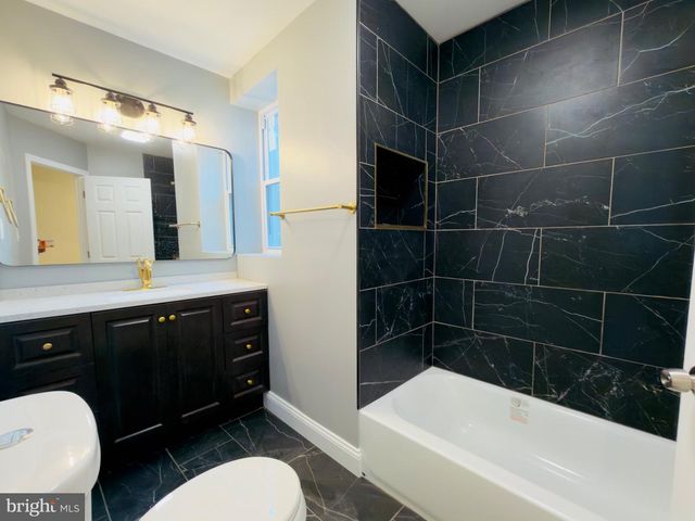 2546 S 9TH ST, Philadelphia, PA 19148