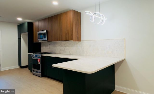 2546 S 9TH ST, Philadelphia, PA 19148