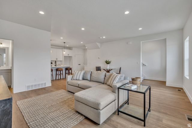 350 E 7635 S, Sandy, UT 84047