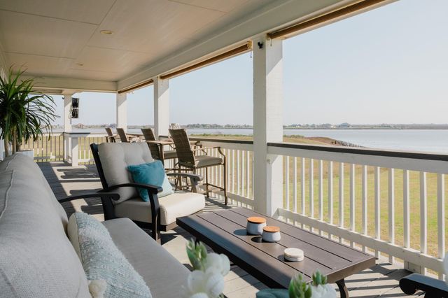 299 Bay Drive, Palacios, TX 77465