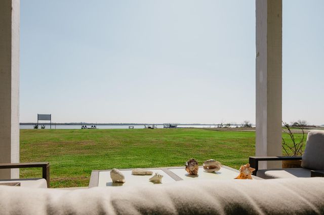 299 Bay Drive, Palacios, TX 77465