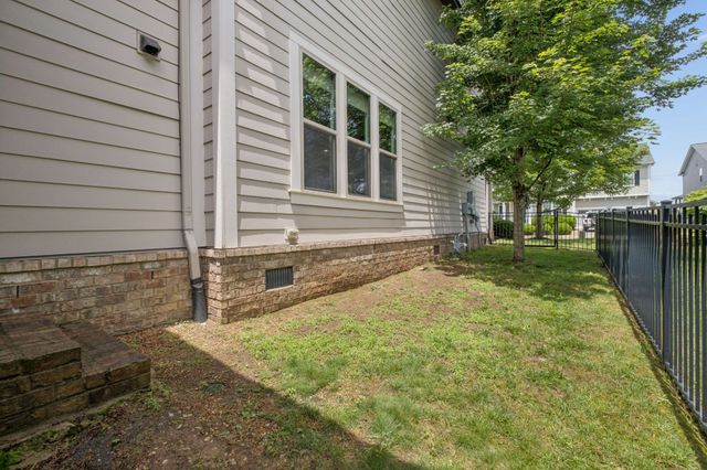 2005 Firtree Way, Thompsons Station, TN 37179