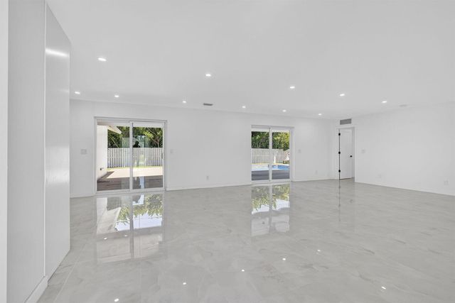12890 Guilford Circle, Wellington, FL 33414