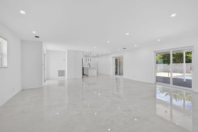 12890 Guilford Circle, Wellington, FL 33414
