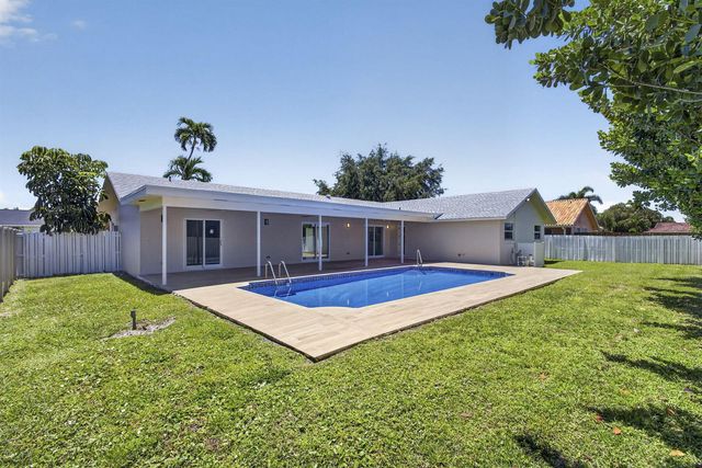 12890 Guilford Circle, Wellington, FL 33414