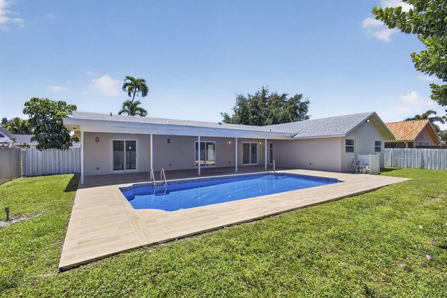 12890 Guilford Circle, Wellington, FL 33414