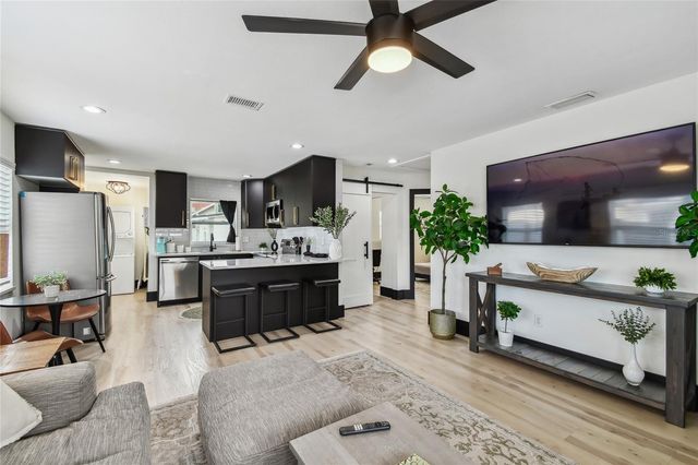 1607 E 18TH AVENUE, Tampa, FL 33605