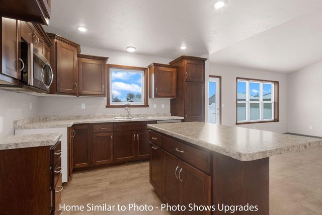 1250 PUTNAM DRIVE, Pulaski, WI 54162