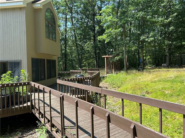 20 Fry Pond Road, West Greenwich, RI 02817