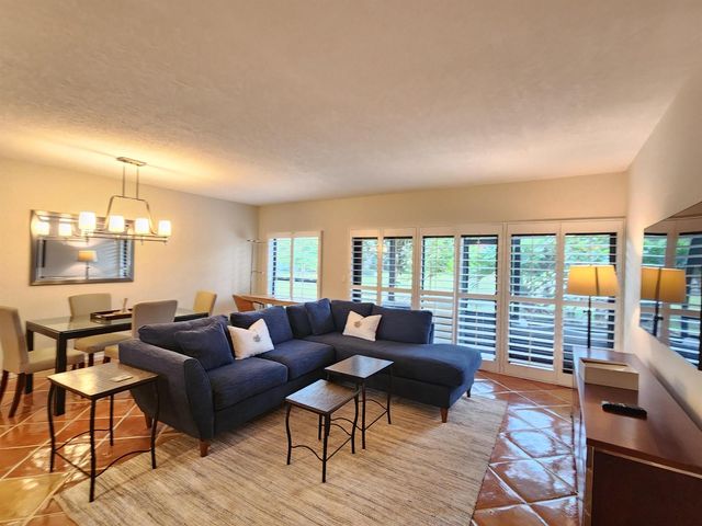 11863 Wimbledon Circle 416, Wellington, FL 33414