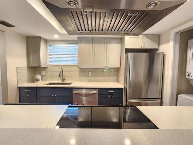 11863 Wimbledon Circle 416, Wellington, FL 33414