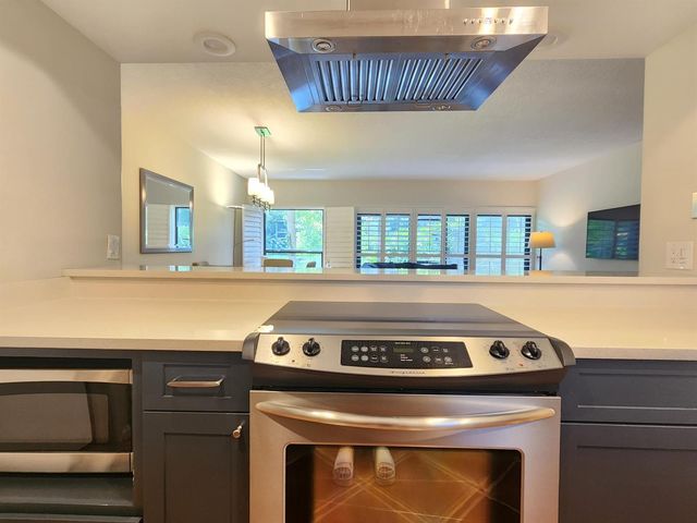 11863 Wimbledon Circle 416, Wellington, FL 33414