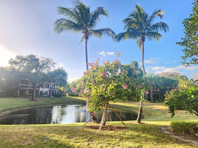 11863 Wimbledon Circle 416, Wellington, FL 33414
