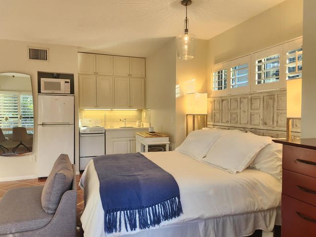 11863 Wimbledon Circle 416, Wellington, FL 33414