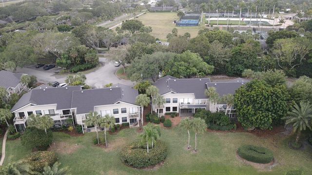 11863 Wimbledon Circle 416, Wellington, FL 33414