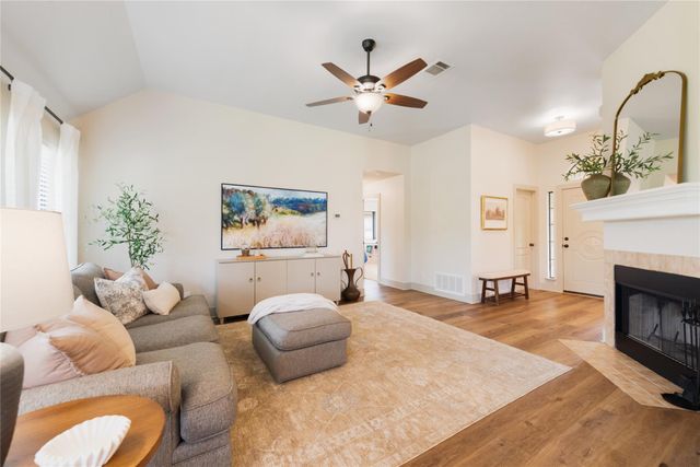 10102 Twin Lake LOOP, Dripping Springs, TX 78620