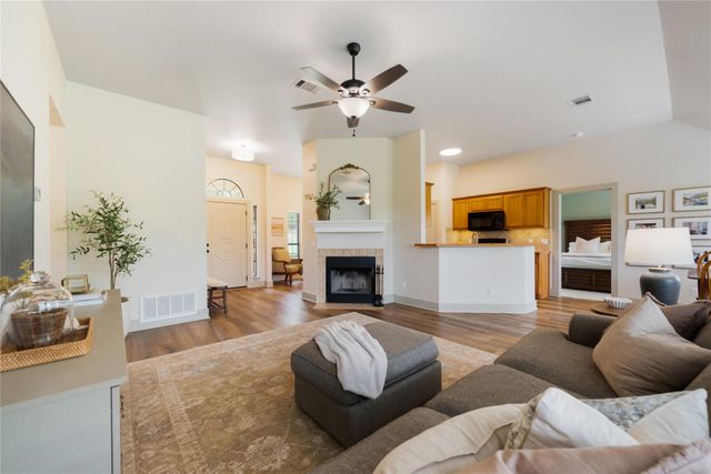 10102 Twin Lake LOOP, Dripping Springs, TX 78620