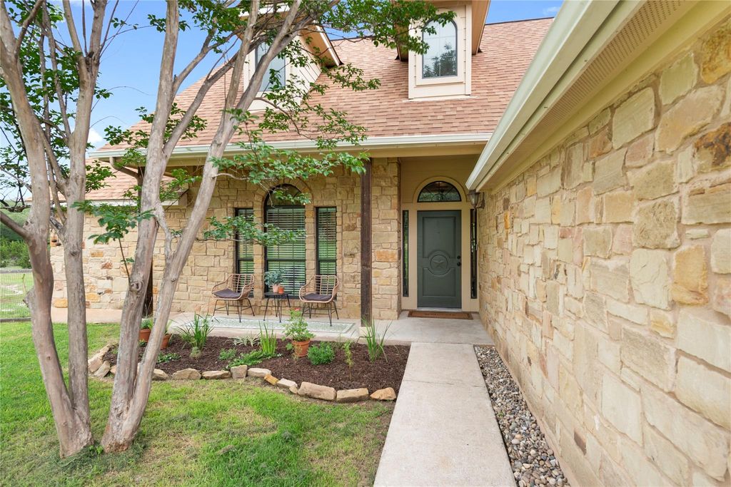10102 Twin Lake LOOP, Dripping Springs, TX 78620