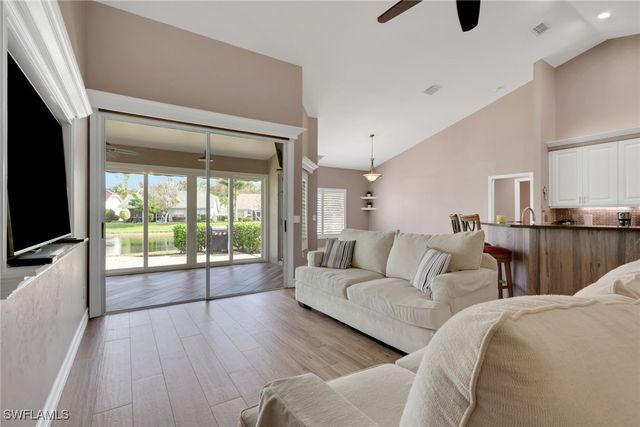 2174 E Crown Pointe BLVD, Naples, FL 34112