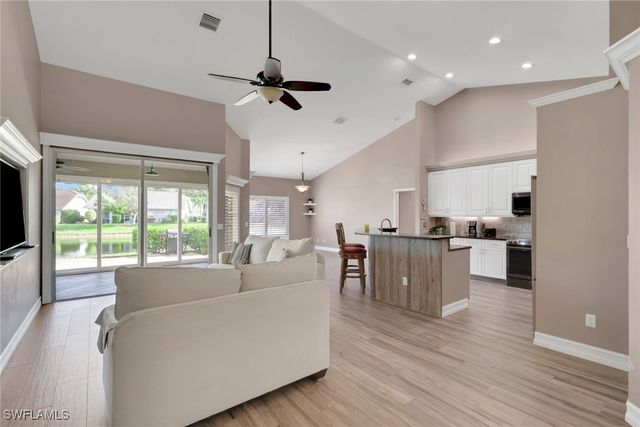 2174 E Crown Pointe BLVD, Naples, FL 34112