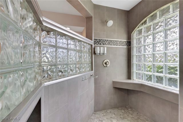 2174 E Crown Pointe BLVD, Naples, FL 34112