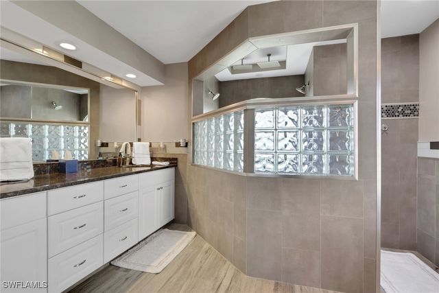 2174 E Crown Pointe BLVD, Naples, FL 34112