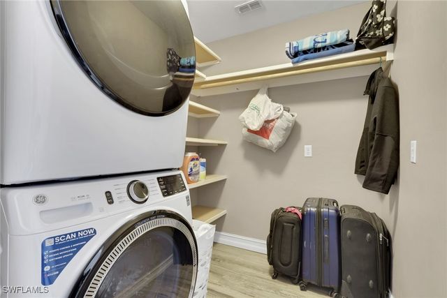 2174 E Crown Pointe BLVD, Naples, FL 34112