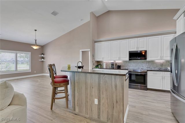 2174 E Crown Pointe BLVD, Naples, FL 34112