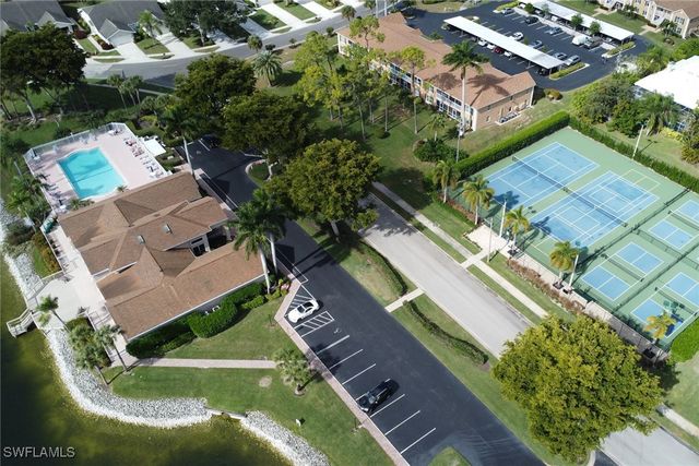 2174 E Crown Pointe BLVD, Naples, FL 34112