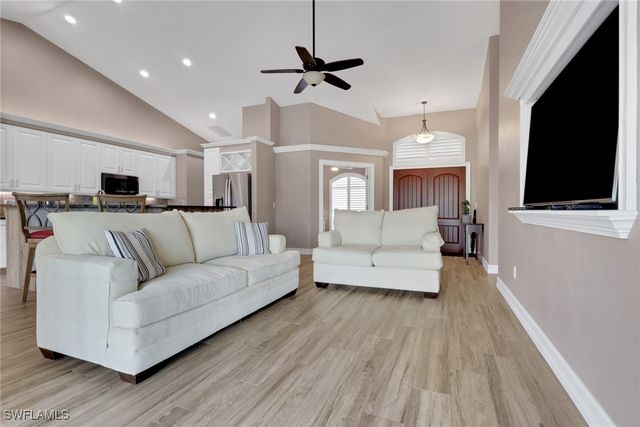 2174 E Crown Pointe BLVD, Naples, FL 34112