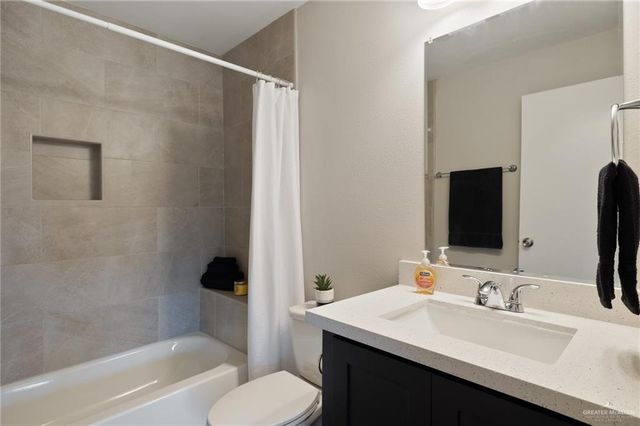 856 S Vermont Avenue, Mercedes, TX 78570