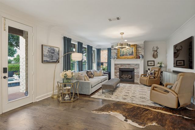6813 Columbine Way, Plano, TX 75093