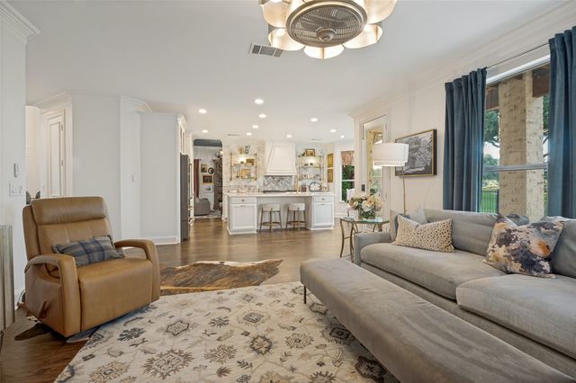 6813 Columbine Way, Plano, TX 75093